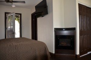 Malibu Country Inn